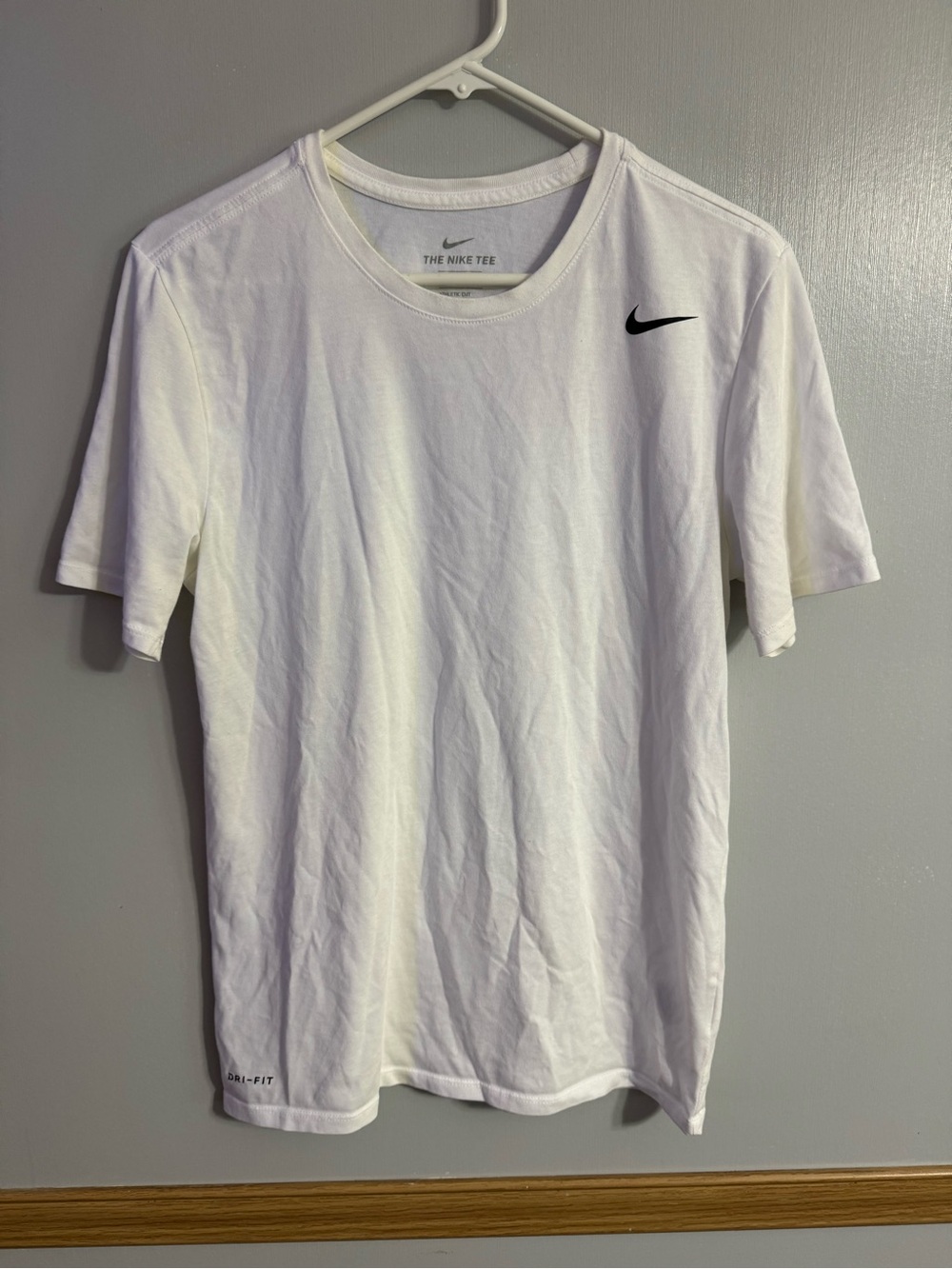 Nike White Crew Neck Dri-FIT and Under Armour T-Shirt Bundle Lot Size Medium